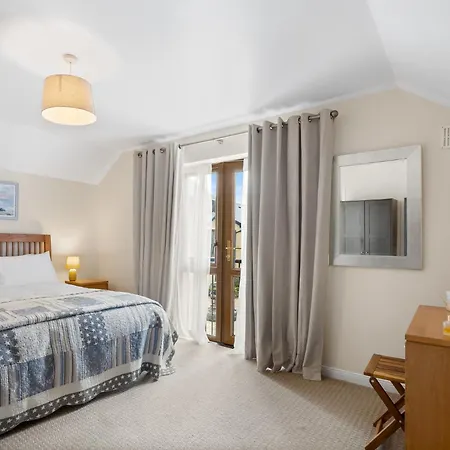 The Courtyard Escape Apartment Clifden