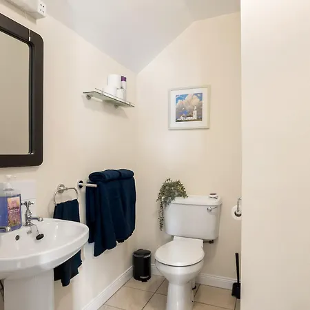 The Courtyard Escape * Клифден